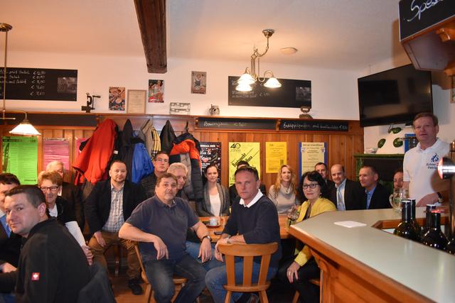 Die FPÖ-Mitglieder feierten im goldenen Hirschen.