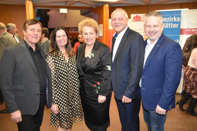 Helmut Dunst, Intendantin Marianne Resetarits, Landtagspräsidentin Verena Dunst, LAbg. Wolfgang Sodl, BR Jürgen Schabhüttl (von links).