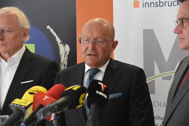 Prof. Dr. Michael Popp, Stifter und Unternehmer, ist vom neuen Forschungsstandpunkt begeistert.