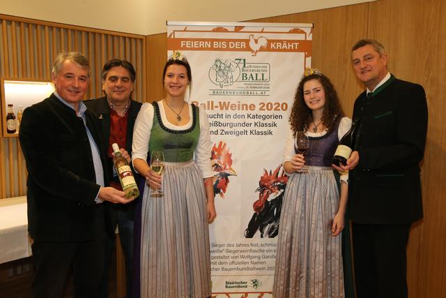 Weinexperten unter sich: Luttenberger (l.), Tonner (r.) und Co. | Foto: Arthur