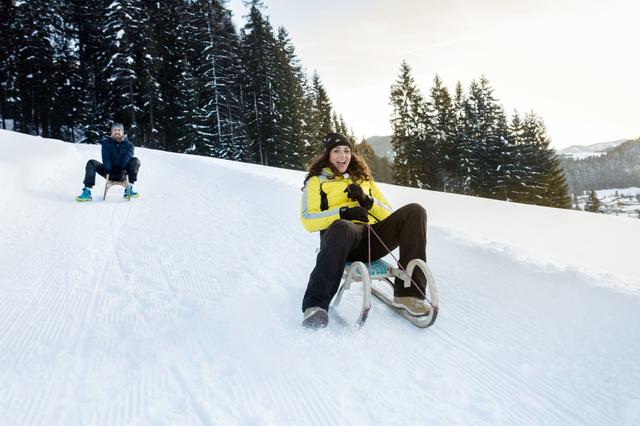 Die Rodelbahn der Buttermilchalm (2 km) in St. Martin ist täglich bis 23 Uhr geöffnet und hat eine Flutlichtanlage. Schlitten können bei der Alm ausgeliehen werden (bei Konsumation gratis). Zur Alm kommt man zu Fuß vom Ortszentrum St. Martin oder mit dem Auto über den Urwaldweg.
