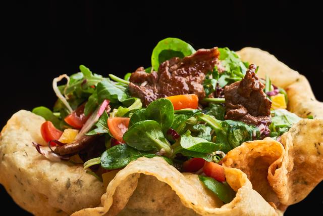 Raffinierte Kreationen - hier der Chefsalat - bietet der Gasthof Böckhiasl in Neukirchen. | Foto: Zopf Photography