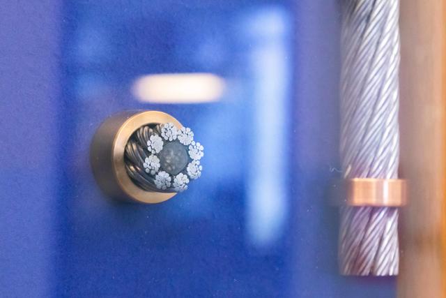 Sicher: Das achtfach umschlungene Stahlseil sorgt für Sicherheit. | Foto: Jorj Konstantinov