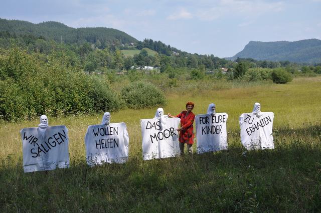 Obfrau Gerlinde Darnhofer wacht mit den Saligen über das Moor.