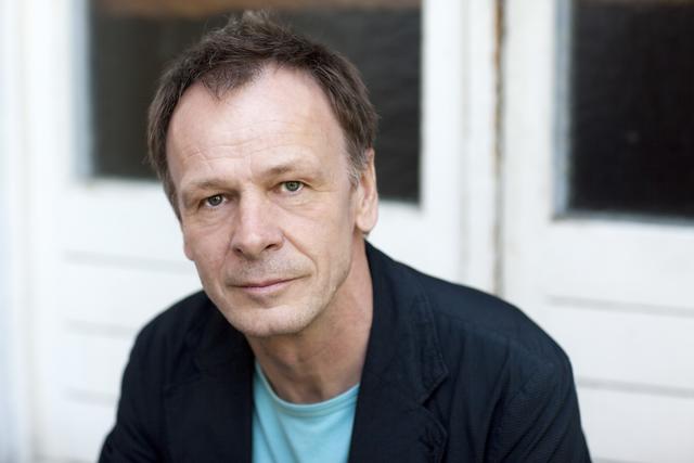 Als Josef Haslinger vor die Ombudsstelle der Erzdiözese Wien für Opfer von Gewalt und sexuellem Missbrauch trat, schrieb er seine Erlebnisse auf.