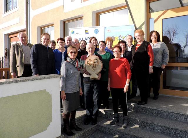 Menschen, die das Herz am rechten Fleck haben: Josef Rehberger, Robert und Hermine Hafner, Engelbert und Margarethe Heiderer, Elfi und Werner Bock, Elisabeth Wachter, Doris Maurer, Anna Huber, Hermine Aigner, Christa Jager, Johann Haider, Anna Weißensteiner, Regine Nestler, Christine Steindl und Alfred Höbarth. | Foto: Kernland