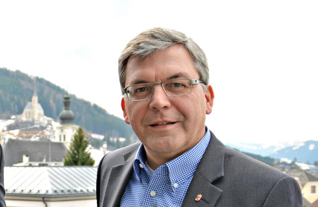 Landesrat Josef Schwaiger: "Mit den eingesetzten neun Millionen Euro entwickelt das Land ‚seine‘ Schulen weiter, um der Jugend in den ländlichen Regionen weiterhin eine gute, moderne Ausbildung zu ermöglichen und der nächsten Generation an Bäuerinnen und Bauern das bestmögliche Werkzeug für eine nachhaltige und zukunftsfähige Landwirtschaft in die Hand zu geben.“ | Foto: Peter J. Wieland