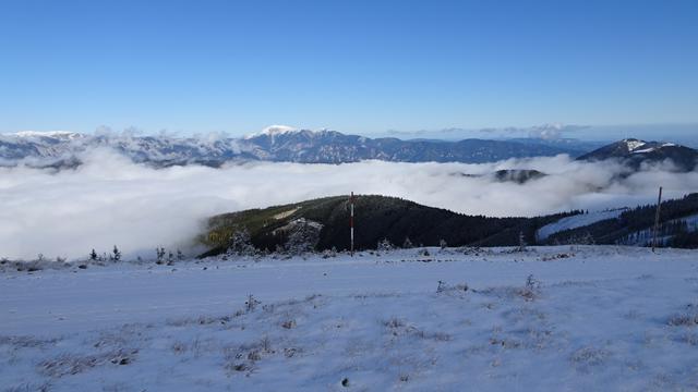 ... v.li.n.re. - Rax, Schneeberg, Hohe Wand, Sonnwendstein. | Foto: © Silvia Plischek