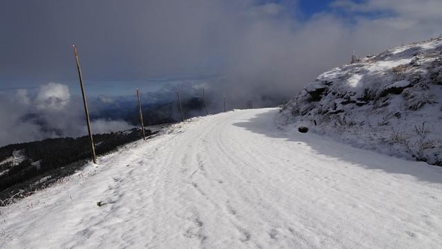 Am Rückweg herrscht ein ständiger Wechsel zwischen Sonne und Wolken! ... Und schon wieder biegt eine Wolke um die Kurve ... ;-))) ...
 | Foto: © Silvia Plischek