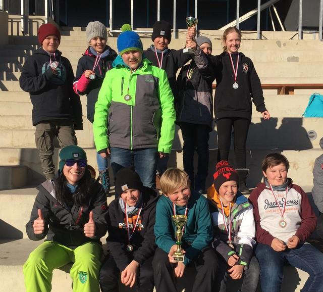 Silber und Bronze beim Stockschießen kassierten die beiden Teams der NMS Fügen 1 | Foto: NMSF