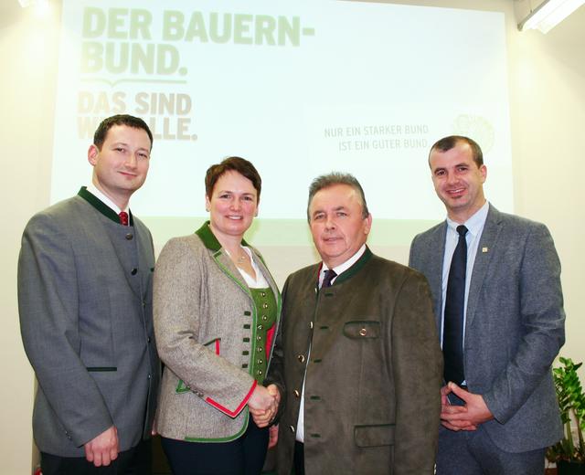 Mobilisieren für die Landwirtschaftskammerwahl: Bauernbunddirektor Paul Nemecek, Spitzenkandidatin zur Vizepräsidentin der Landwirtschaftskammer Andrea Wagner, Bezirksobmann Franz Mold und Bezirksbauernkammer-Spitzenkandidat Dietmar Hipp (v.l.).
 | Foto: ÖVP