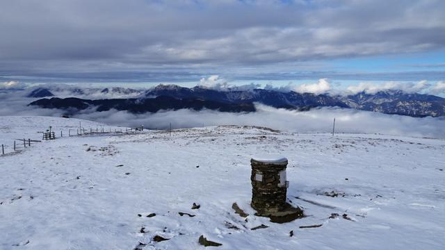 Der Blick zur Schneealpe, Rax und zum Schneeberg ... | Foto: © Silvia Plischek