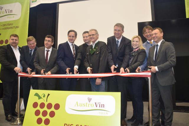 Die feierliche Eröffnung der ersten Fachmesse für Wein und Obstbau. | Foto: Paulina Müller