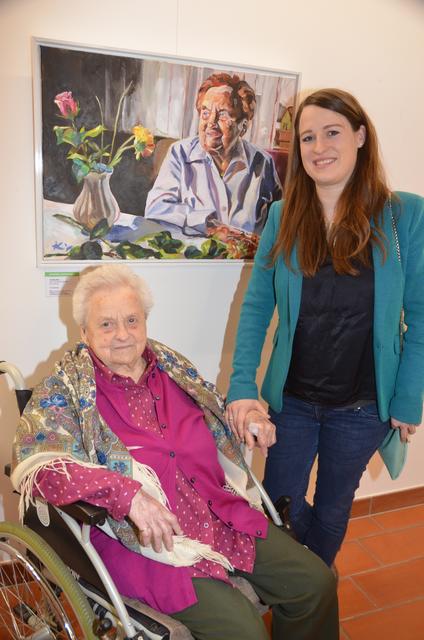 Barbara Lichtenegger mit ihrem "Modell" Theresia Huber. | Foto: Ebner