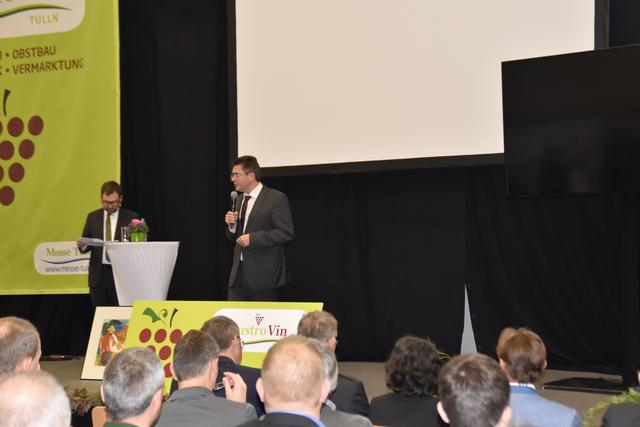 Landesrat Ludwig Schleritzko eröffnete mit Bürgermeister Peter Eisenschenk die Messe. | Foto: Paulina Müller