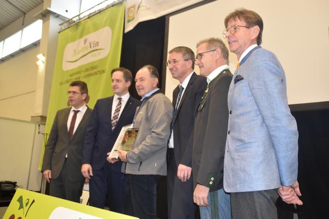 Sieger in der Kategorie "Obstbau": CMG-Hagel und Insektenschutznetz mit Reißverschluss.  | Foto: Paulina Müller