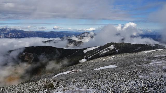 Blick zum Sonnwendstein ...  | Foto: © Silvia Plischek
