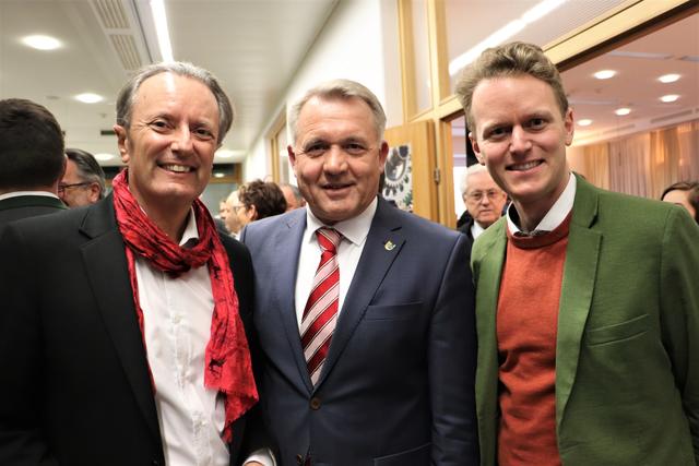 Bgm. Manfred Komericky (Bildmitte) mit Armin und Martin Biedermann | Foto: Edith Ertl