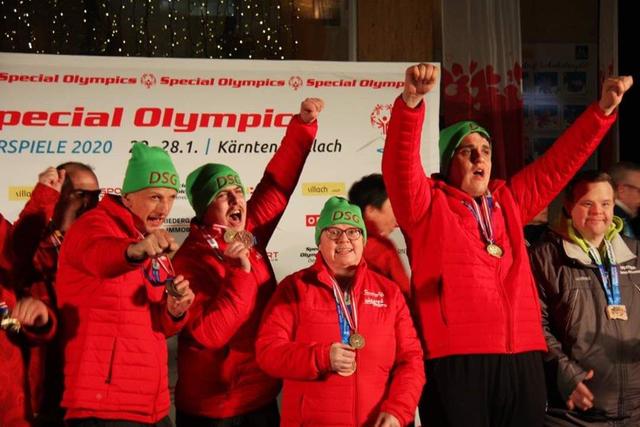 Das Stocksport- und das Schneeschuläufer-Team aus Grafenstein freuten sich bei den Special Olympics Winterspielen über einige Medaillen. | Foto: DSG/BSV Grafenstein