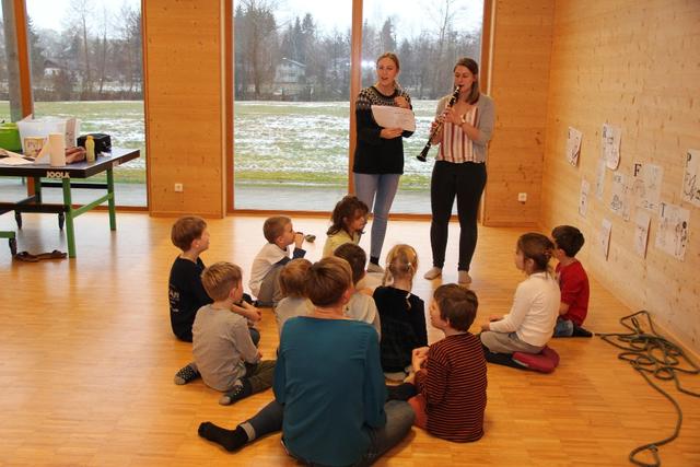 Die Kinder im Alter von fünf bis zehn Jahre verbessern in der Gruppentherapie ihre Aussprache. | Foto: Sonneninsel Seekirchen
