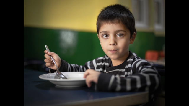 200 Kinder werden täglich mit drei gesunden Mahlzeiten im Kindergarten versorgt. 