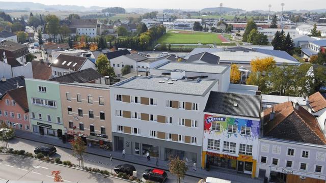 Der Umbau des Gebäudes startete im Oktober 2018. Ab sofort sind 15 neue Mietwohnungen verfügbar. Optional kann ein eigenener Tiefgaragenplatz angemietet werden. | Foto: Arev