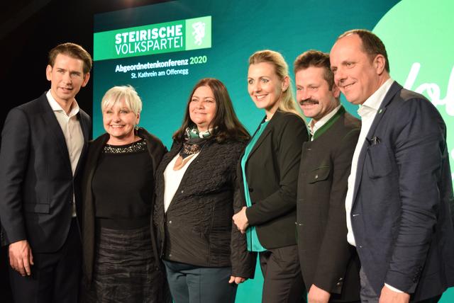 Der Bezirk Weiz war bei der Abgeordnetenkonferenz stark vertreten: Sebastian Kurz, Johanna Steinbauer, Lucia Steinbauer, Christina Aschbacher, Thomas Derler und Christoph Stark. | Foto: WOCHE/NdC