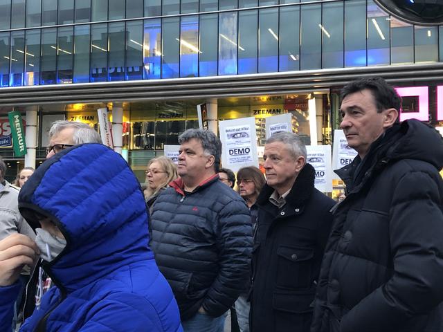 Er sei selber gespannt, ob HC Strache bei der kommenden Wien-Wahl für DAÖ ins Rennen gehen werde, sagte Karl Baron am Rande der Raucher-Demo.