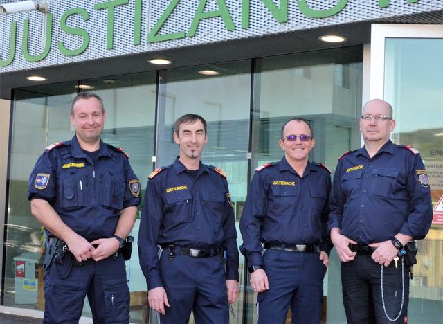 Die Gesprächspartner in der JA Leoben: BI Wolfgang Egger, Obstlt. Friedrich Wolfslehner, BI Reinhard Ebner und BI Andreas Kressmaier (v.l.)