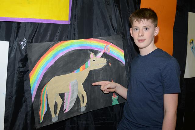 Felix gefiel das geflügelte Regenbogen-Einhorn in der Bildergalerie am besten.