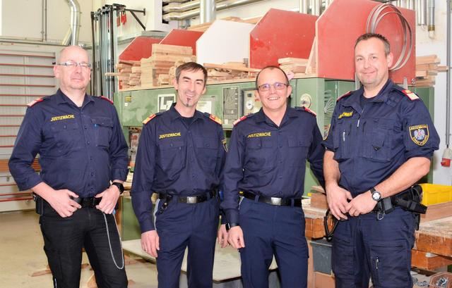 Das Leitungsteam der Justizanstalt Leoben: BI Andreas Kressmaier, Obstlt. Friedrich Wolfslehner, BI Reinhard Ebner und BI Wolfgang Egger (v.l.)