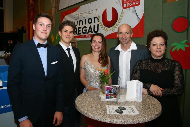 Stefan, Max, Pamela, Roland, Tanja aus Regau | Foto: Helmut Klein