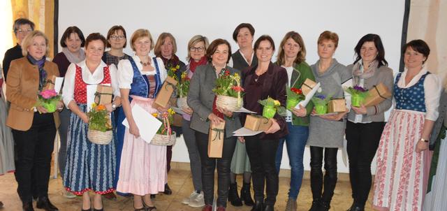 Ehrung der ausgeschiedenen Funktionärinnen 