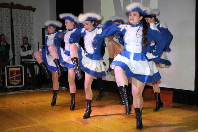 Viel Bein zeigte die Damengarde bei ihren Auftritten.