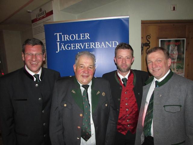 Jakob Wolf, Hermann Siess, Klaus Ruetz und Josef Edenhauser beim 4. Oberländer Jägerball in Mils. 