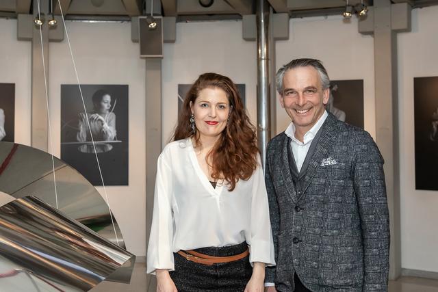 Bei der Ausstellungseröffnung: Isabel Belherdis und ORF-Steiermark-Kulturchef Gernot Rath | Foto: ORF/Schöttl