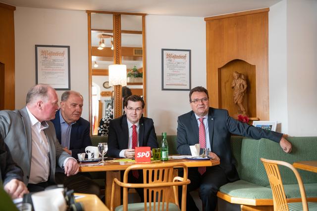 Pressekonferenz im Cafe Seidl: Berthold Strobl, Siegi Schrittwieser, Bgm. Stefan Hofer, Karl Schlögl