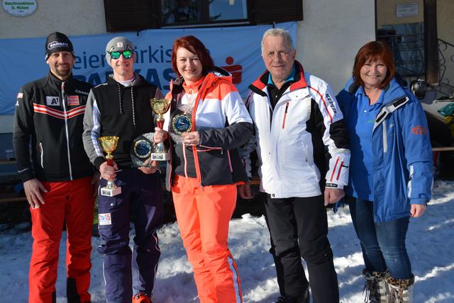 Die Sieger Andreas Hammer und Natascha Stöckl, flankiert von Mario Moser (li) und Bürgermeister Karl Fadinger und Barbara Gamsjäger (re)
