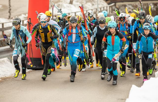 Start der Rennklasse mit rund 45 TeilnehmerInnen. | Foto: Brunner Images