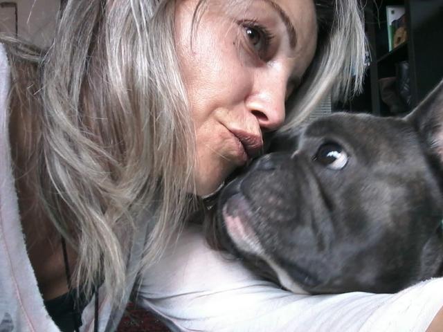 "Gib Küsschen" - Oskar mit Frauchen | Foto: Tobias Weitgasser