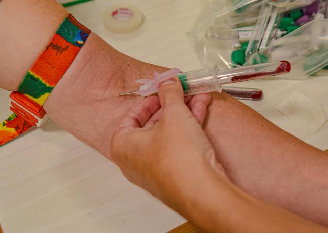 Jene drei Personen aus dem Bezirk Kufstein, die nach ihrer Rückkehr von einer Chinareise über grippeähnliche Symptome klagten, sind nicht am Coronavirus erkrankt. Das zeigen die der Landessanitätsdirektion vorliegenden Testergebnisse von Blut- und Abstrichproben des Virologischen Instituts in Wien.  | Foto: Symbolfoto/BB Archiv