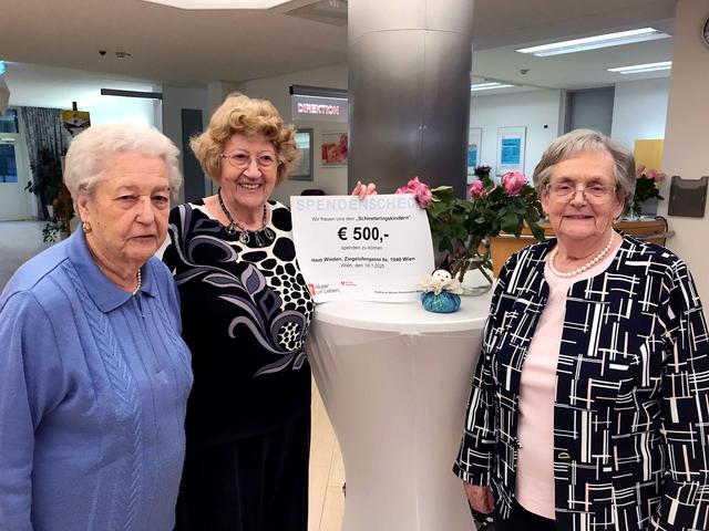 Die Bewohnerinnen Josefine Greimel, Herta Allerbauer und Herta Wunderlich (v.l.n.r.). | Foto: KWP/Franziska Marbler