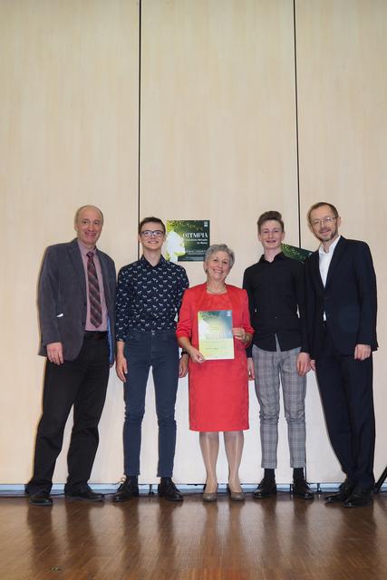 Direktor Wolfgang Homar, Nathan Mitterbauer, Christina Kriechbaumer, Johannes Zehetner, Manfred Mitterbauer | Foto: LMS Kirchdorf