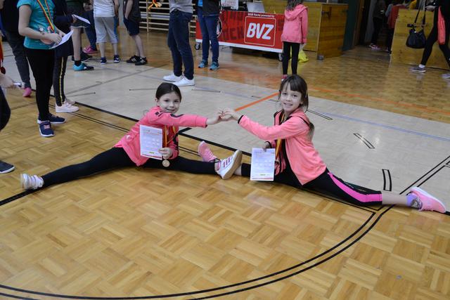 Ein Antauer-Dreamteam: Samira Migsich und ihre beste Freundin auch als "Hanni und Nanni" im Ort bekannt. | Foto: Vanessa Bogad