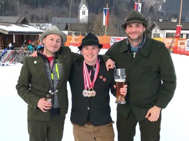 Das "WM-Team Ski Pilsbach" mit Florian König, Vizeweltmeister Ferdinand Müller und Tobias Schoissengeyer (v.l.). | Foto: Müller