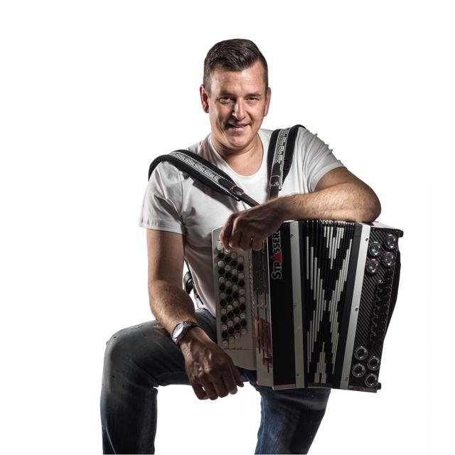 Marc Pircher tauscht am 3. Mai die Ziehorgel gegen die Laufschuhe! Er ist der erste gemeldete Promi für den Wings for Life Worldrun in Trins.