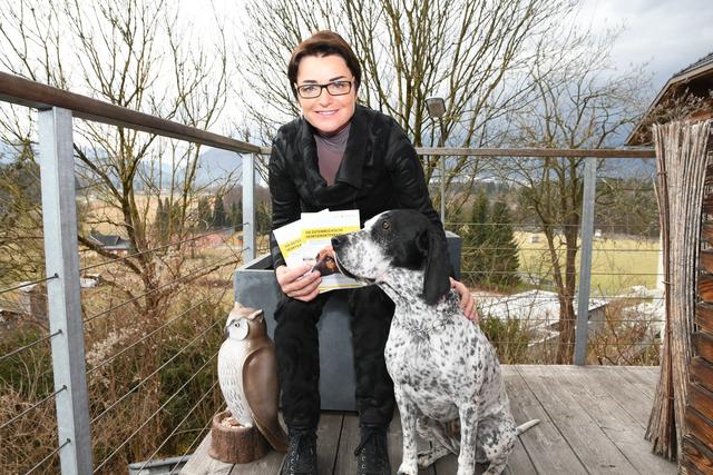 Tierschutz-Referentin Beate Prettner mit ihrer Hündin Lola | Foto: Büro LH-Stv. Prettner