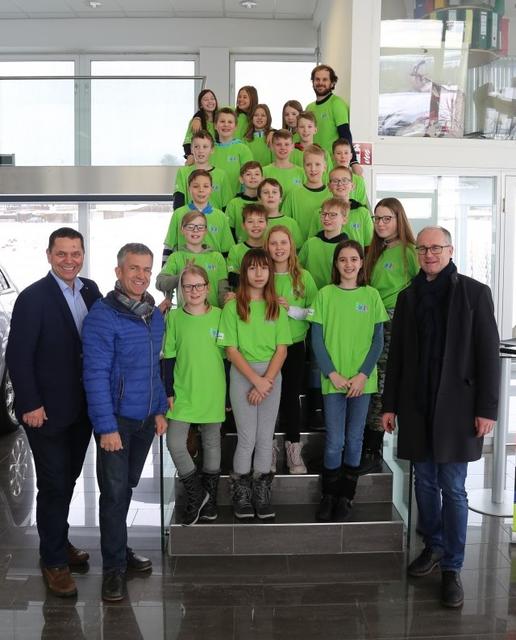 Die Schüler mit Hans Moser und Thomas Ferchhumer (l.),  Niels Vandeputte (r. oben) und Günther Baschinger (r.) | Foto: WKO Grieskirchen