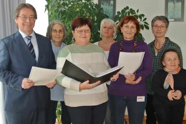 Der Chor der Bezirkshauptmannschaft Mattersburg (v.l.n.r.): BH Werner Zechmeister, Maria Lang, Gabi Koch, Silvia Berger, Eva Schwentenwein, Gerda Dirnberger, Evi Wölfel