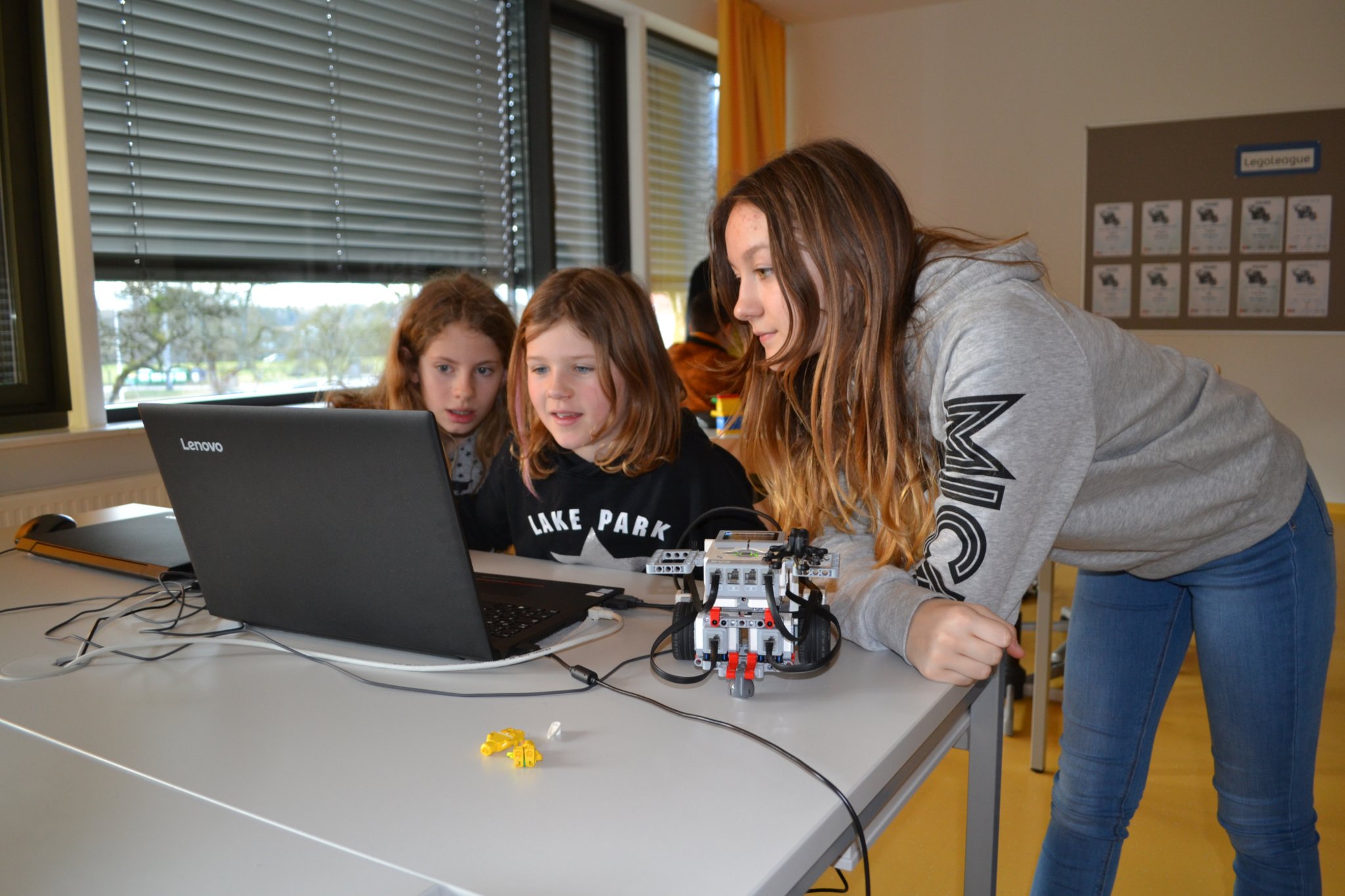Volles Programm bot die Neue Mittelschule Ranshofen am 5. Ich freue mich, dass unsere Workshops zum Kennenlernen so gut besucht NMS Ranshofen: Tren auf fr die Schler von morgen